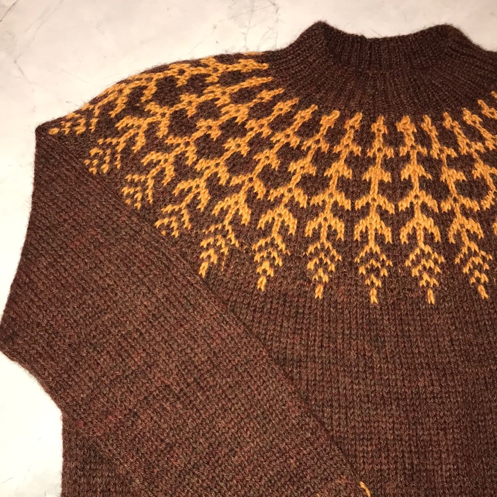 Handmade Sweater: Lapapeysa